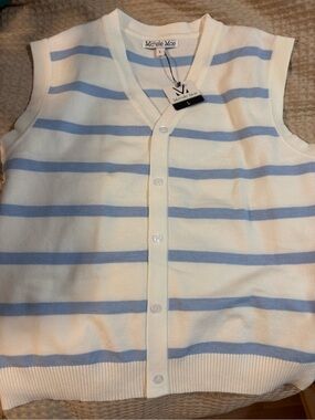 Women’s Cream & Light Blue Striped Sleeveless Sweater Vest